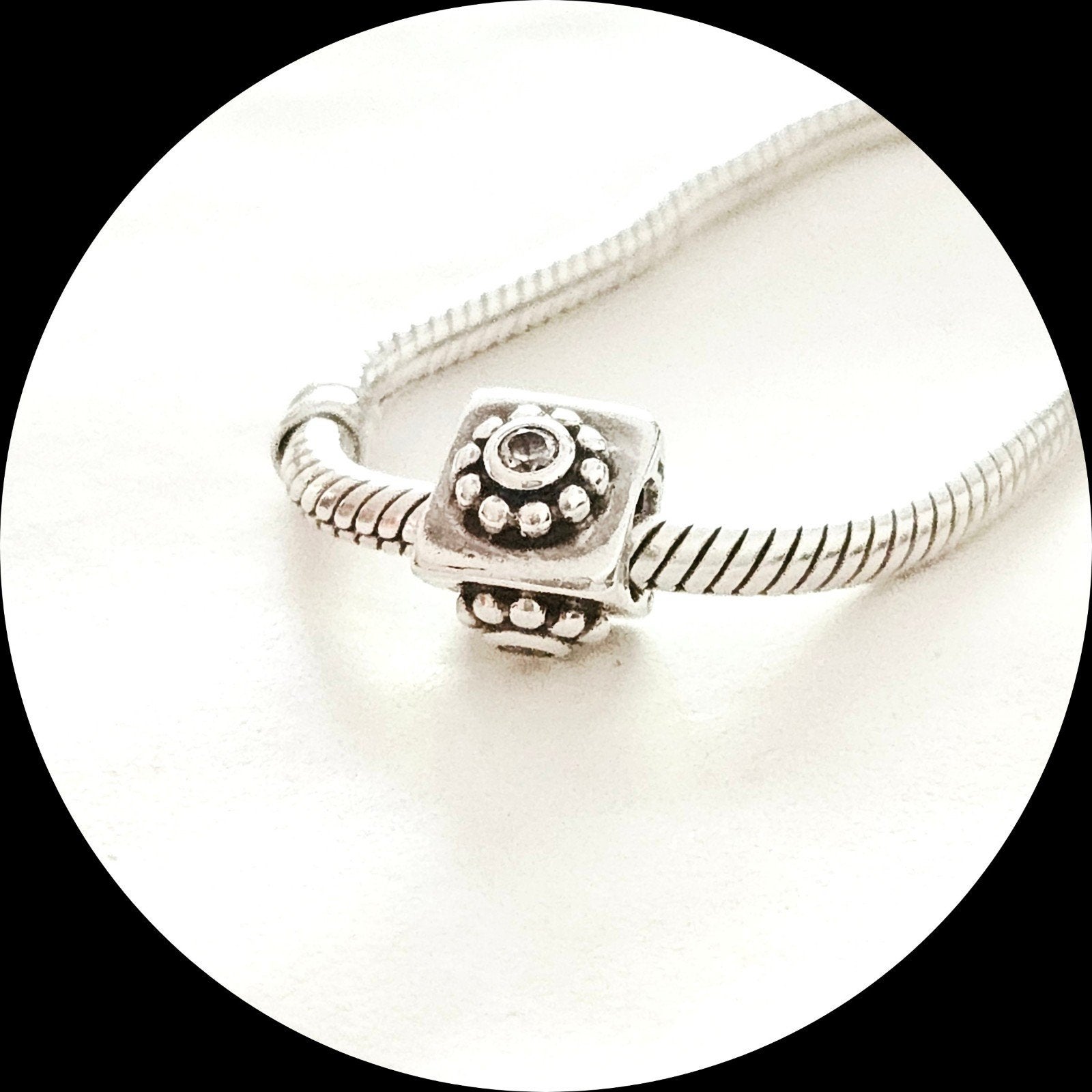 Pandora Bloem 790170CZ / zirkonia retired, Sieraden, Tassen en Uiterlijk, Bedels, Pandora, Ophalen of Verzenden, Zo goed als nieuw