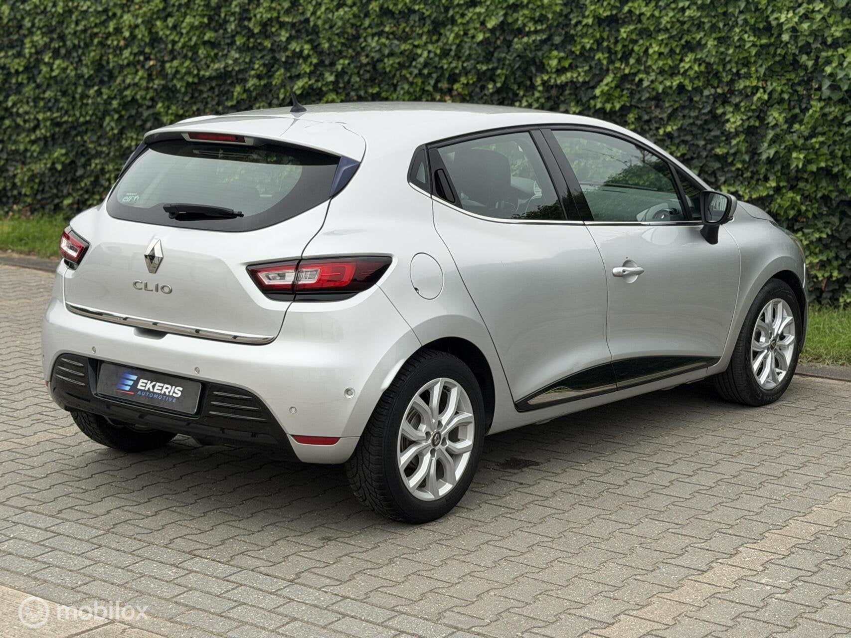 Foto 11 van Renault Clio 0.9 TCe Zen | Camera | Keyless | Leder | Navi |