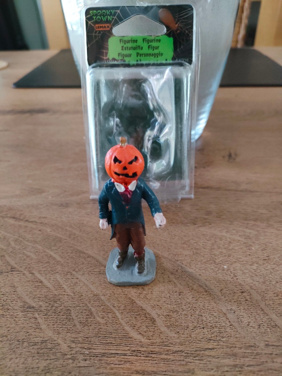 lemax spooky town pumpkinman, Ophalen