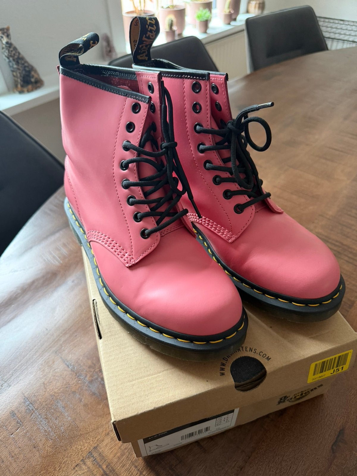 Dr Martens 1460 roze - acid pink in maat 41 (ophalen), Ophalen, Zo goed als nieuw, Roze