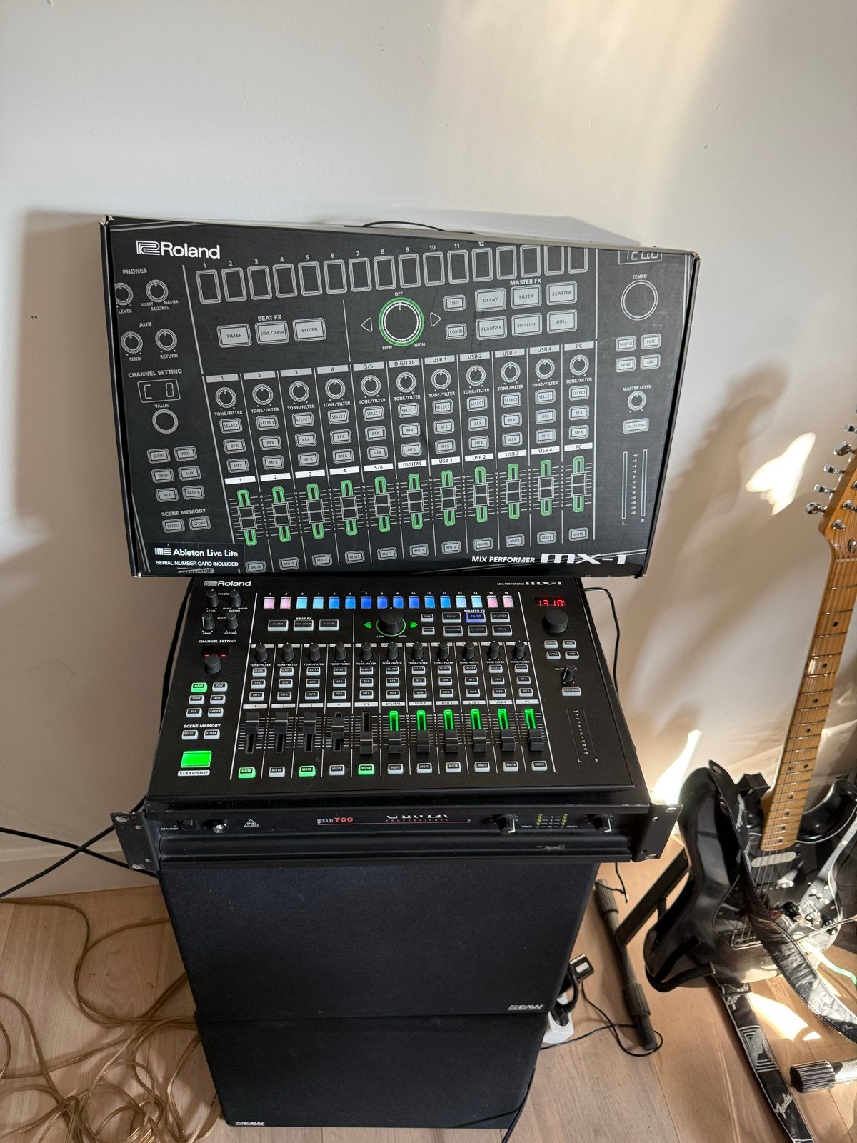 Roland AIRA MX-1 Mix Performer + originele doos, Ophalen of Verzenden, Zo goed als nieuw