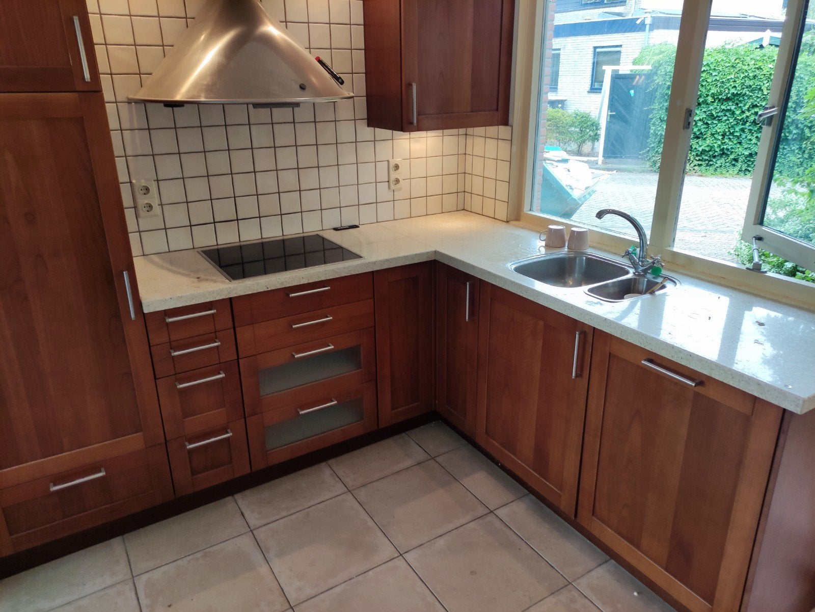 Complete hoekkeuken met inbouwapparatuur, Huis en Inrichting, Keuken | Complete keukens, Ophalen, Gebruikt, Bruin, Hoekkeuken