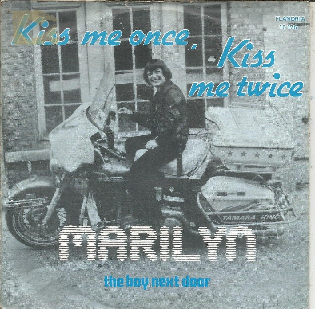 Marilyn – Kiss Me Once, Kiss Me Twice (1980), Fotohoes, 7 inch, Ophalen of Verzenden, Zo goed als nieuw