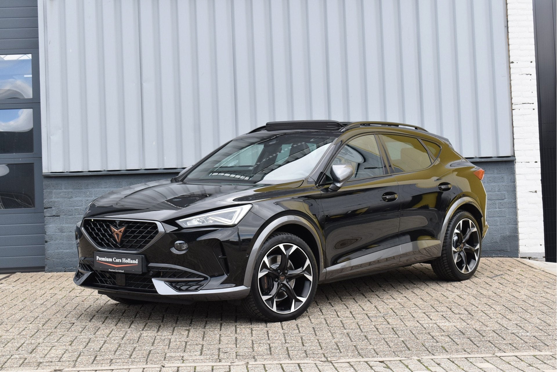 CUPRA Formentor 1.4 e-Hybrid VZ 245 Pk Carbon Schaalstoelen, Dealer onderhouden, Gebruikt, Zwart, 4 cilinders
