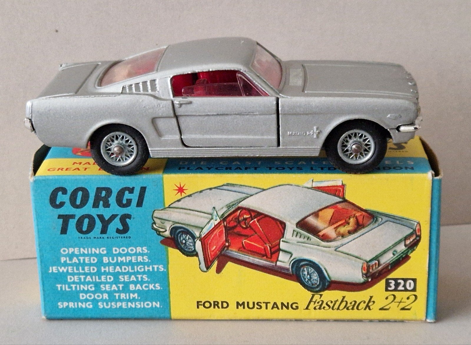 Corgi Toys 320 Ford Mustang Fastback 2+2, Hobby en Vrije tijd, Verzenden, Zo goed als nieuw, Auto, Corgi