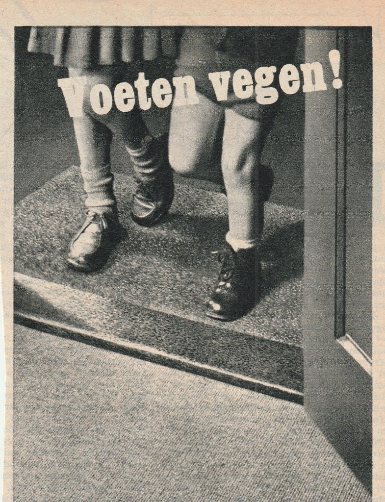 Retro reclame 1955 Desso vloerbedekking toch voetjes vegen, Verzenden, Overige typen
