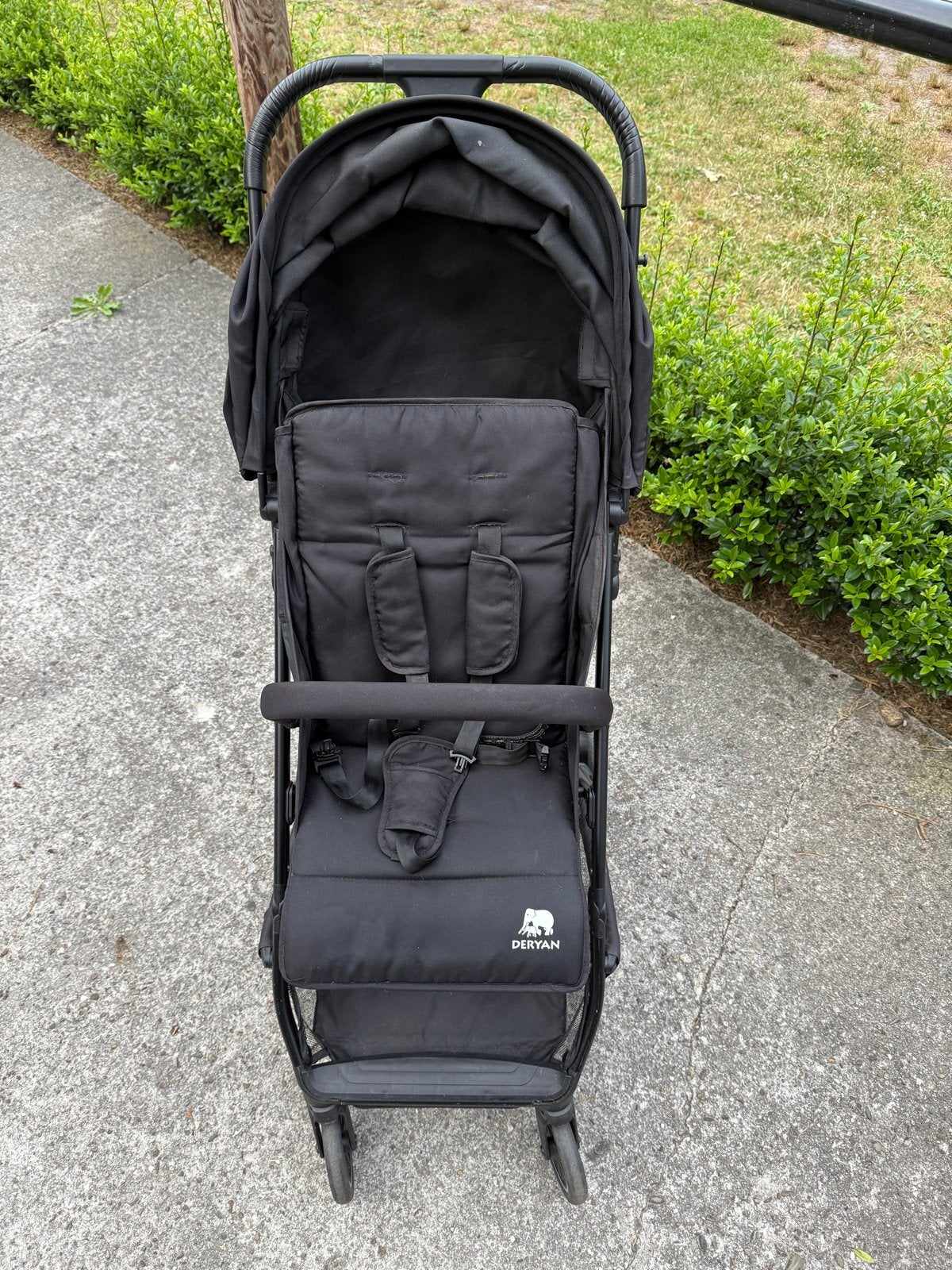 Deryan compacte en lichtgewicht buggy, Kinderen en Baby's, Kinderwagens en Combinaties, Ophalen, Gebruikt, Kinderwagen, Overige merken