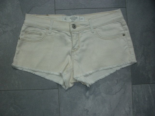 Short van Abercrombie & Fitch, maat 26 (qwe), Kort, Wit, Ophalen of Verzenden, Zo goed als nieuw