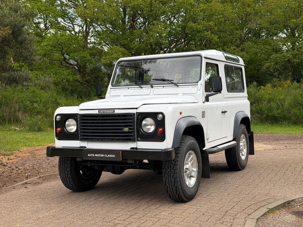 Land Rover Defender 2.0 Mpi | Benzine | Youngtimer, Auto's, Land Rover, 1994 cc, Gebruikt, Zwart, Wit