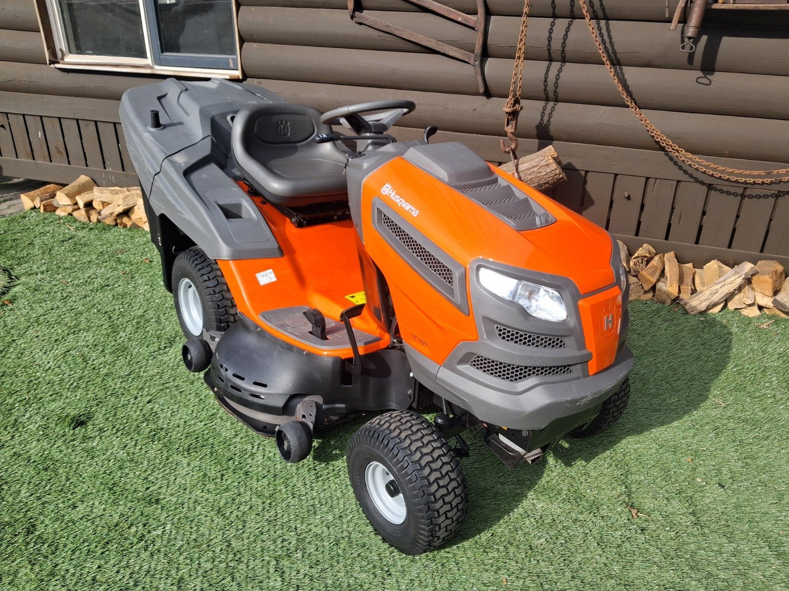 Husqvarna TC 142T Zitmaaier, Ophalen, Gebruikt, HUSQVARNA, Opvangbak