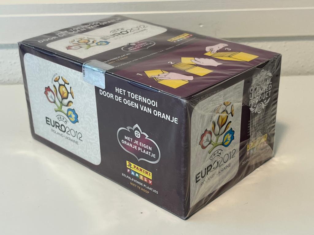 Panini UEFA EURO 2012 Poland-Ukraine Sealed Box 150 Zakjes, Verzamelen, Sportartikelen en Voetbal, Verzenden, Zo goed als nieuw