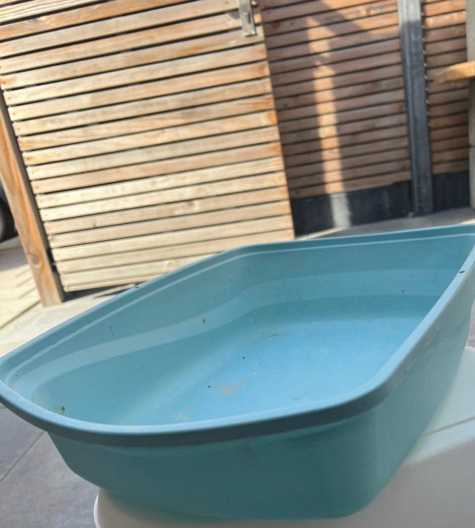 Kattenbak eet- en drinkbakje kattenborstel blauw, Ophalen, Gebruikt