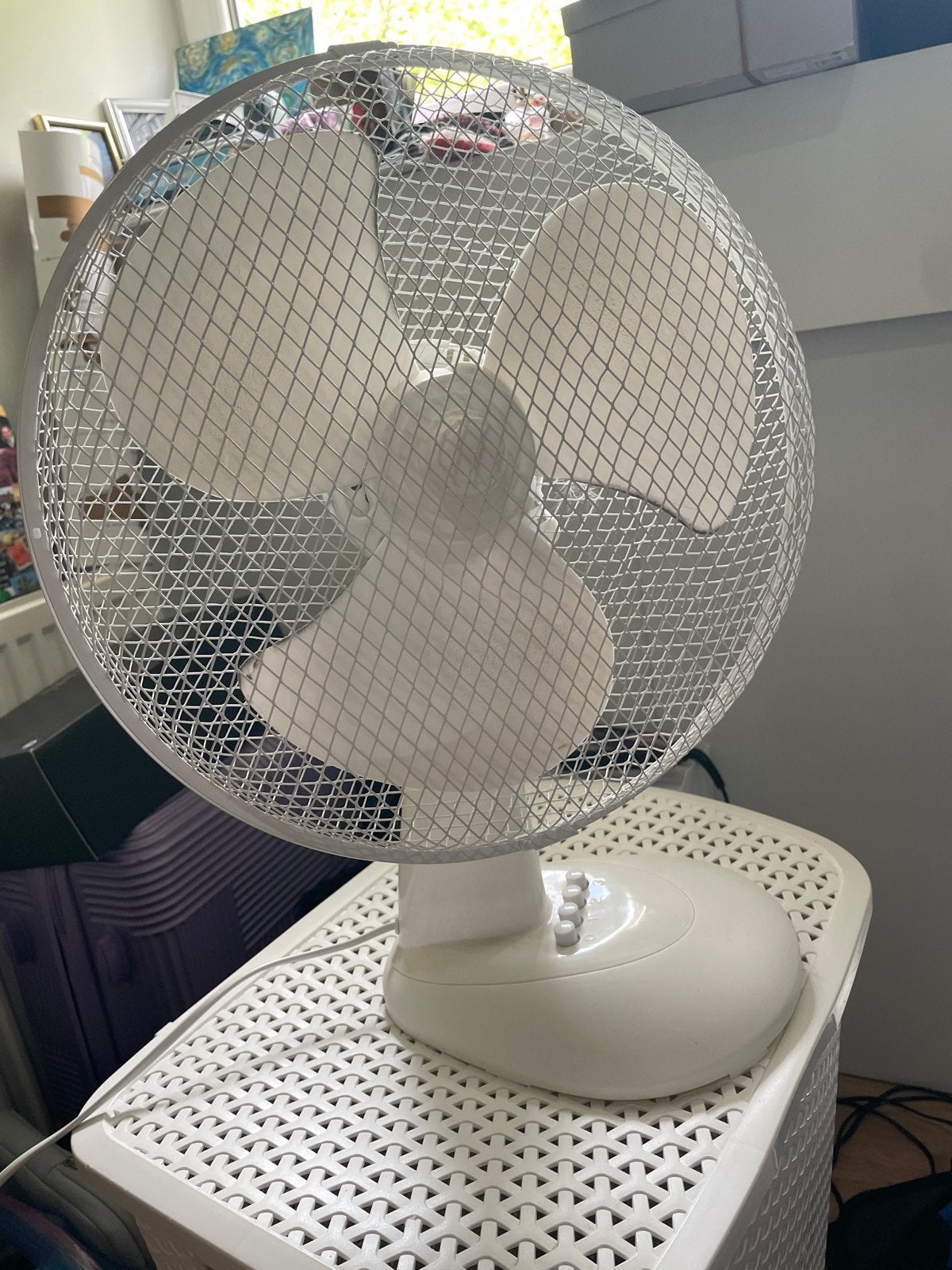 Witte Tafelventilator - Compact en Efficiënt, Witgoed en Apparatuur, Ventilatoren, Ophalen, Gebruikt, Tafelventilator