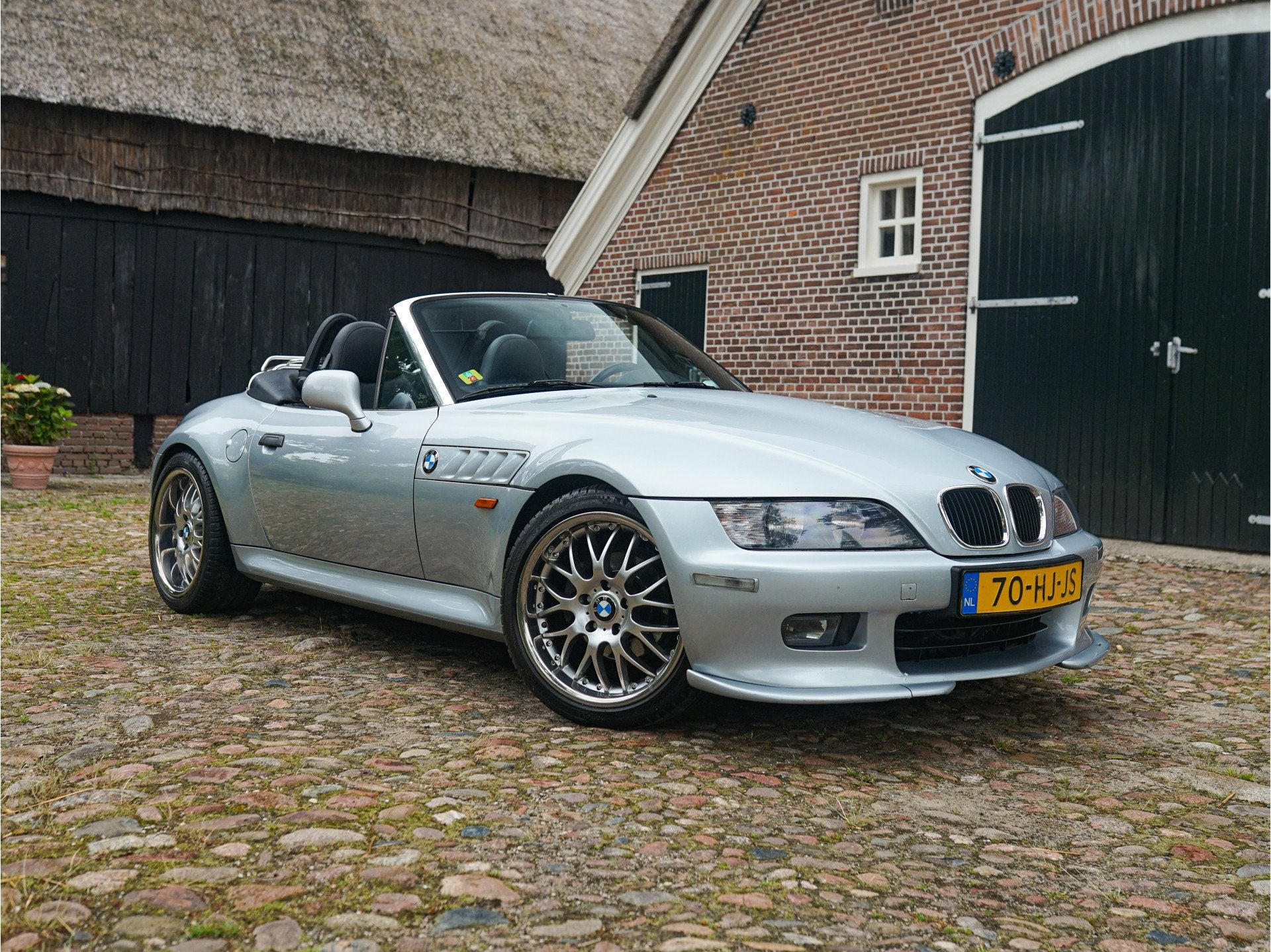 BMW Z3 Roadster 2.8 Widebody AC Schnitzer l Sportstoelen l E, Auto's, Oldtimers, Achterwielaandrijving, Zwart, 192 pk, Cabriolet