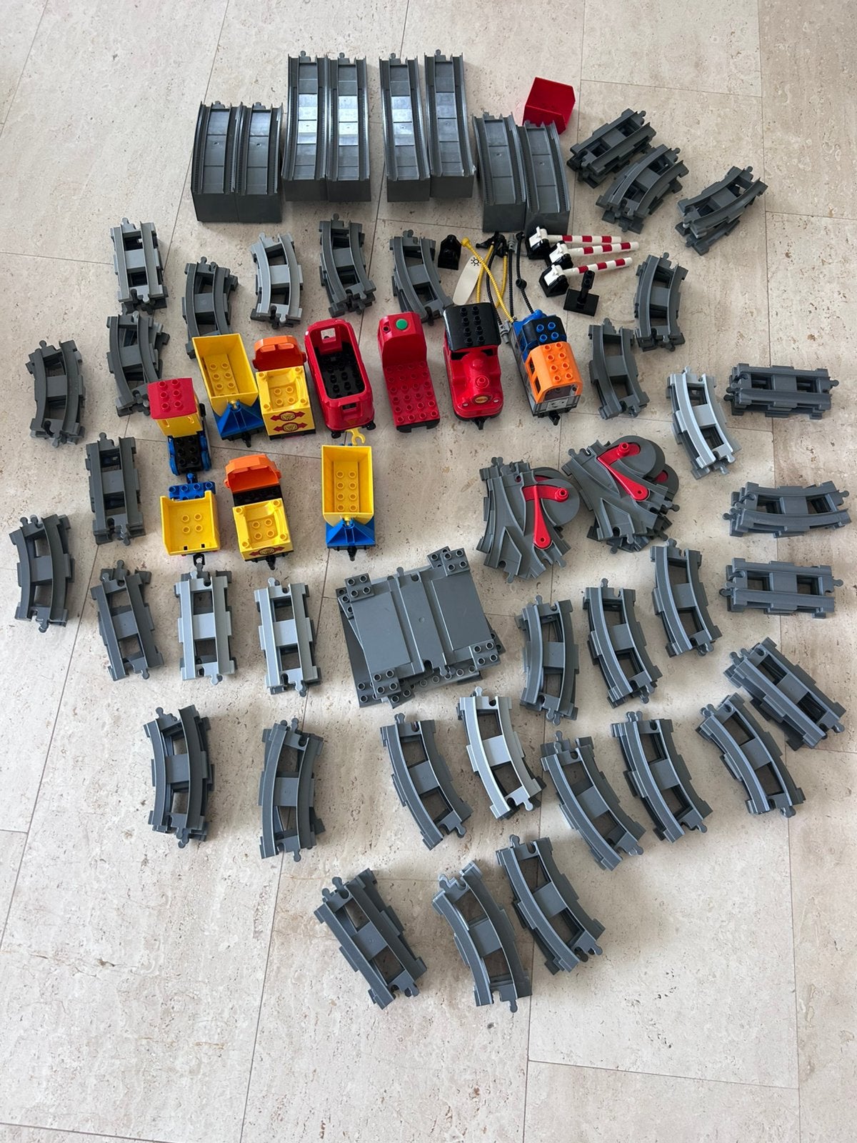 Grote Duplo treinbaan sets met 2 locomotieven en wagons, Kinderen en Baby's, Ophalen, Gebruikt