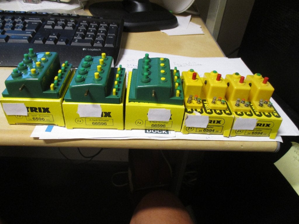 Trix Schakelaars 4 x 6594 en 3 x 66596 Nieuw, Hobby en Vrije tijd, Modeltreinen | H0, NVT, Wisselstroom, Overige typen, Nieuw