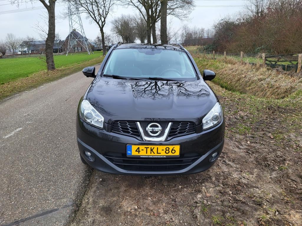 Nissan Qashqai 1.6 BJ 2014 Zwart APK 15-04-2027 Pano 360 Cam, Auto's, Voorwielaandrijving, Zwart, 4 cilinders, 1210 kg