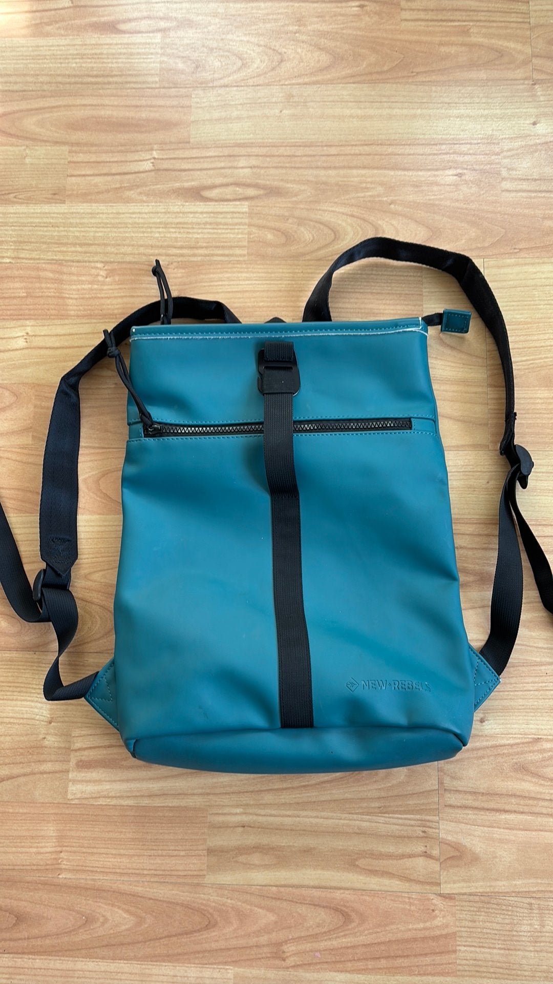 New rebels rugtas, Ophalen of Verzenden, Gebruikt, Overige merken, 30 tot 45 cm