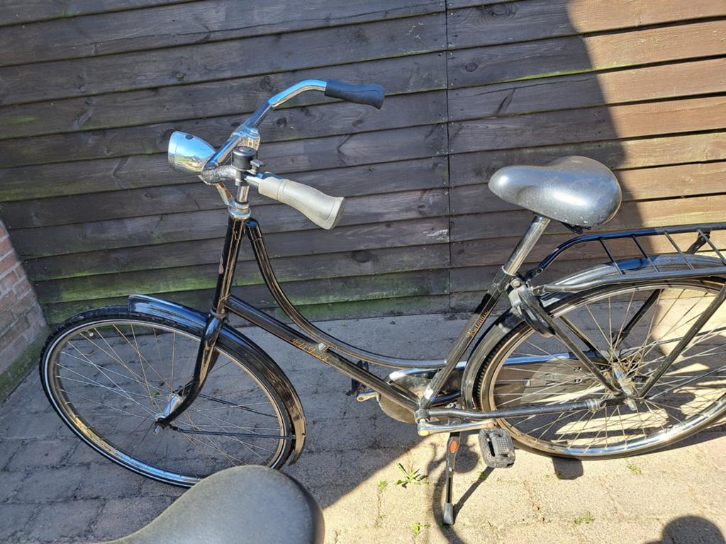 Prachtige zwarte omafiets 28 inch, 50 tot 53 cm, Ophalen, Zo goed als nieuw