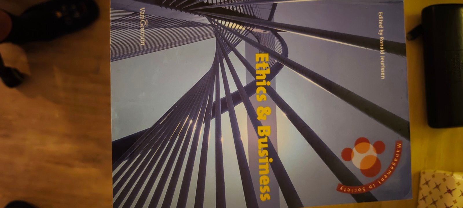 Ethics & Business - Management in Society, Gelezen, Ronald Jeurissen, Gamma, HBO
