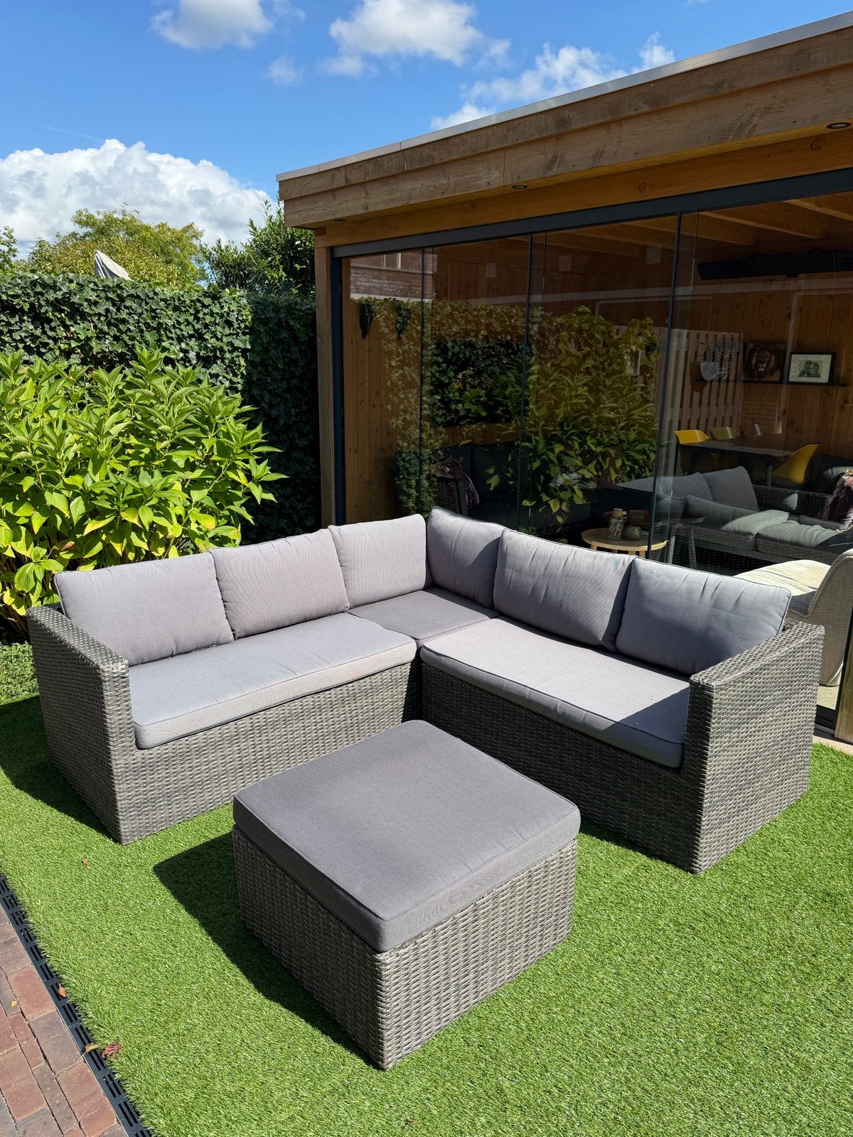 Loungebank met hocker - 208x206 cm, Ophalen, 5 zitplaatsen, Gebruikt, Loungeset