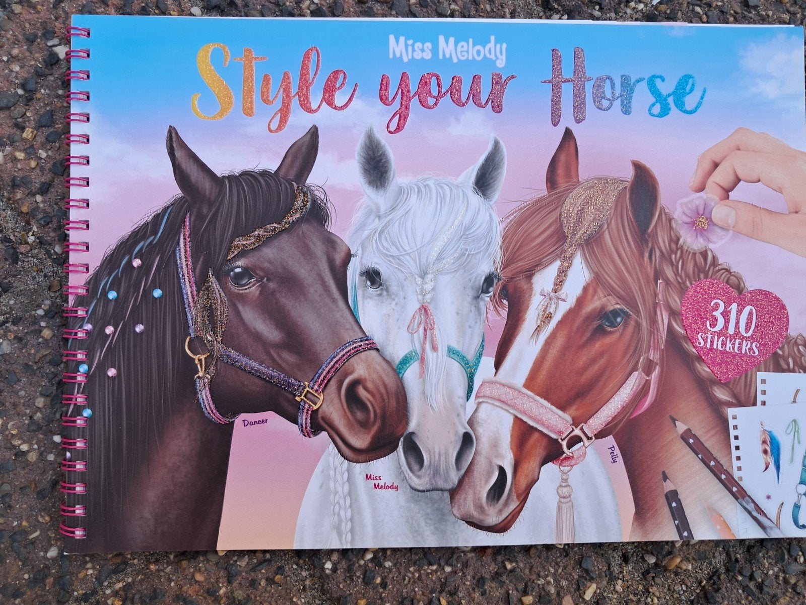 Nieuw Miss Melody Style Your Horse Stickerboek, Hobby en Vrije tijd, Ophalen of Verzenden, Nieuw, Papier of Karton