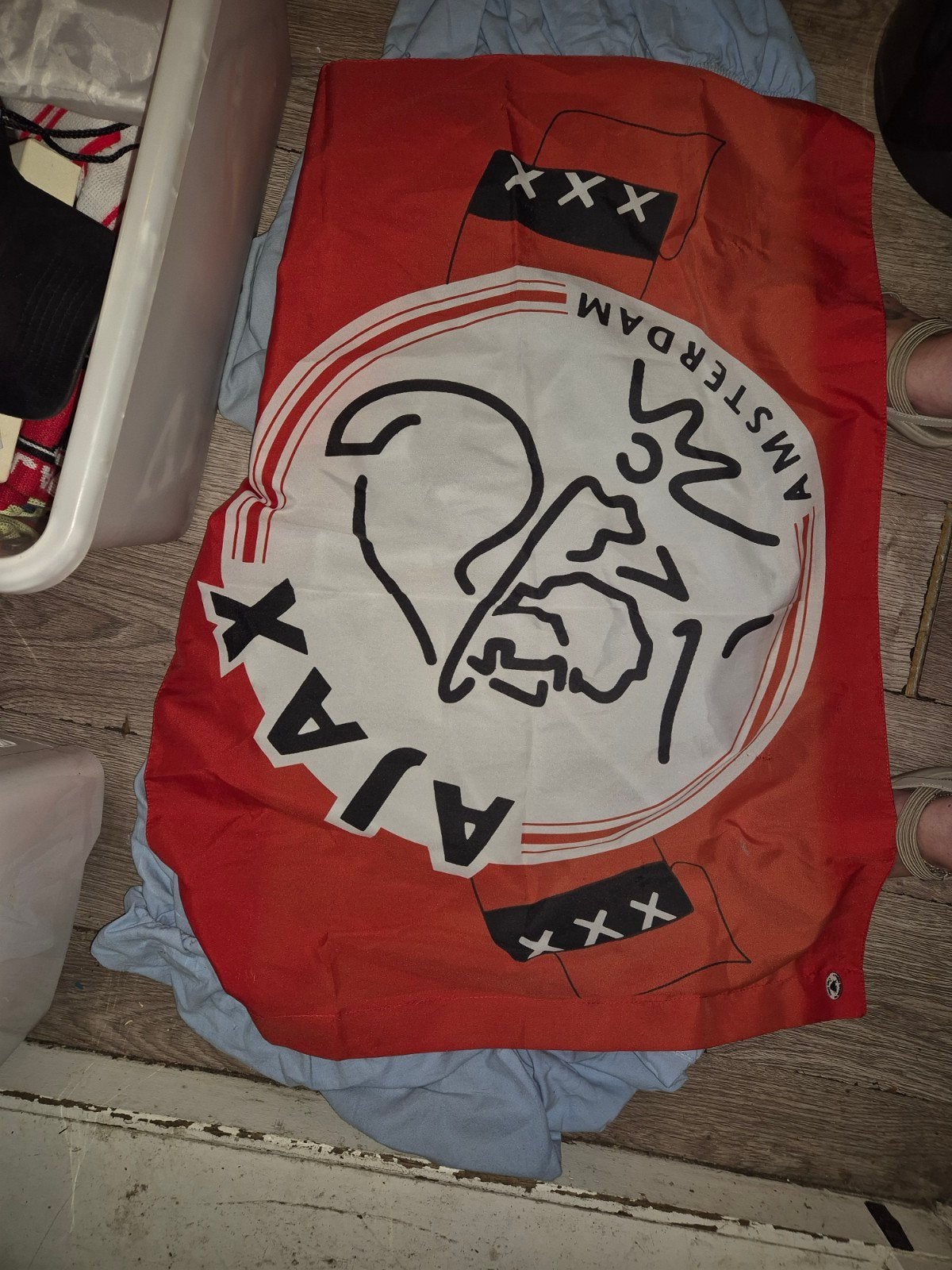 Ajax vlag, Ophalen