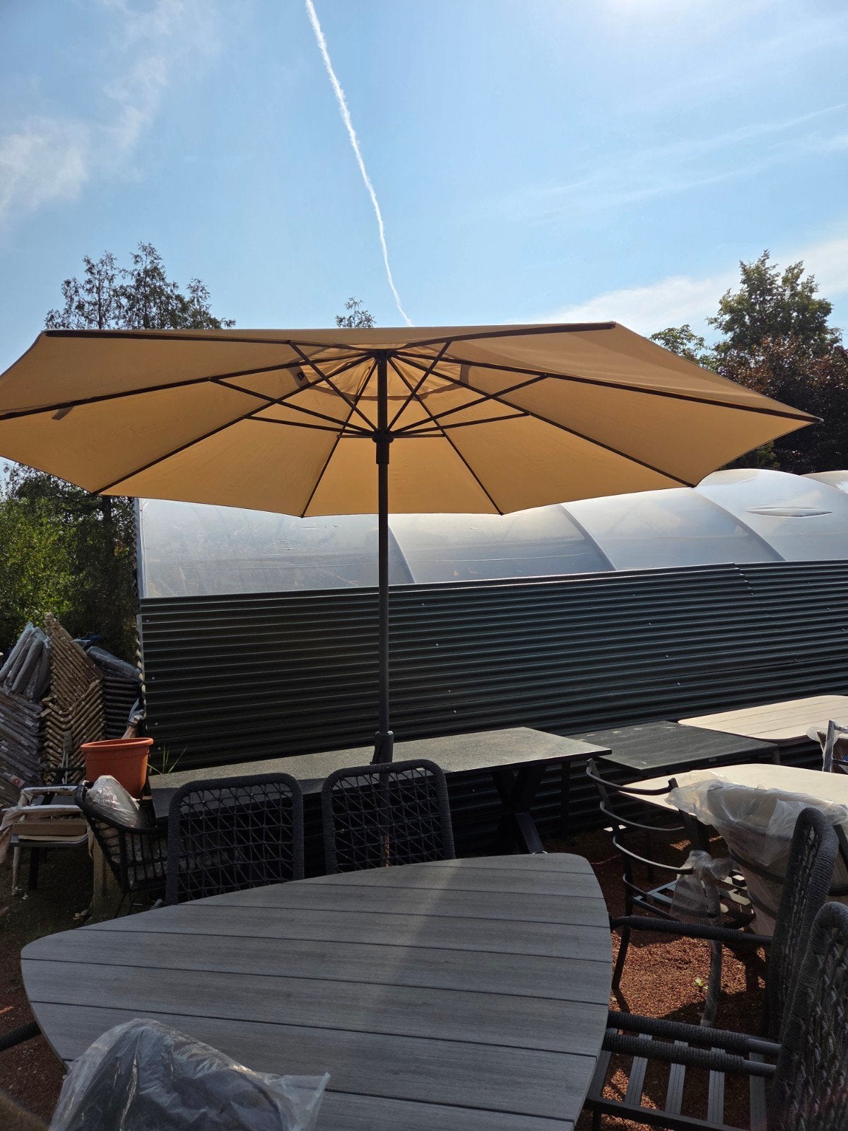 MADISON STOKPARASOL 4M ROND MET GRANIETEN PARASOLVOET, Ophalen, Minder dan 1 meter, Parasolvoet