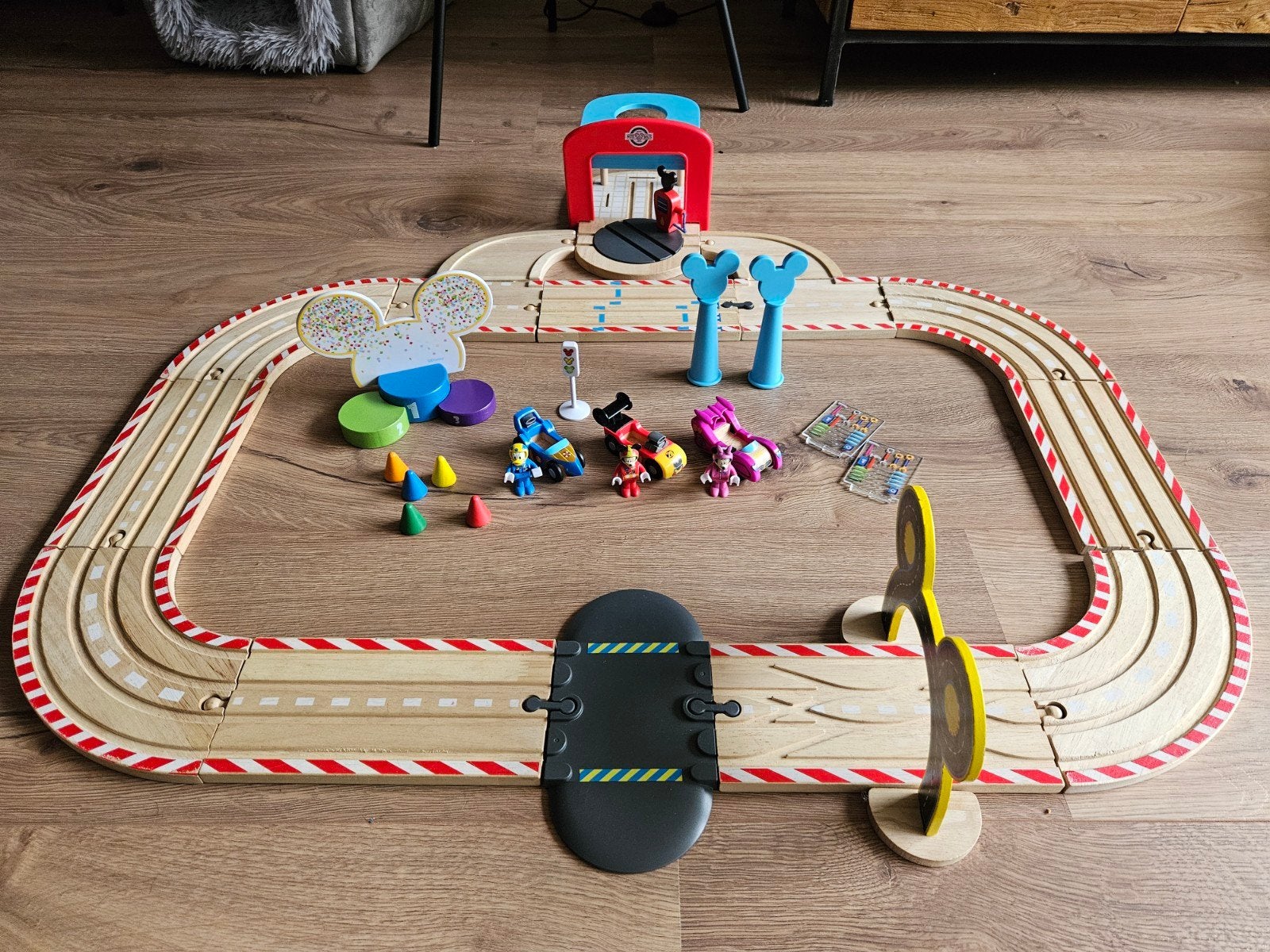 Houten treinbaan Mickey Mouse, Ophalen of Verzenden, Zo goed als nieuw, Overige typen