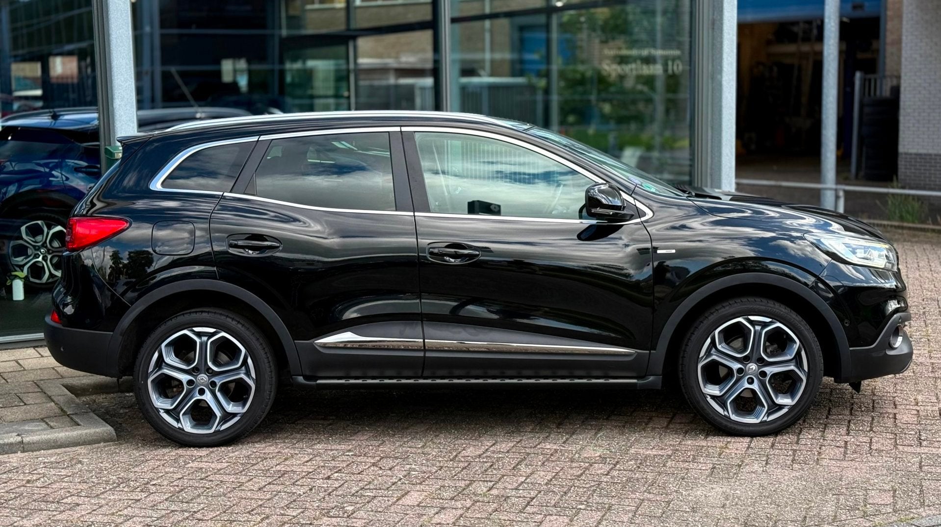 Renault Kadjar 1.2 TCe Bose Automaat | Bose | Trekhaak | A., Auto's, Gebruikt, 4 cilinders, Parkeersensor, Zwart