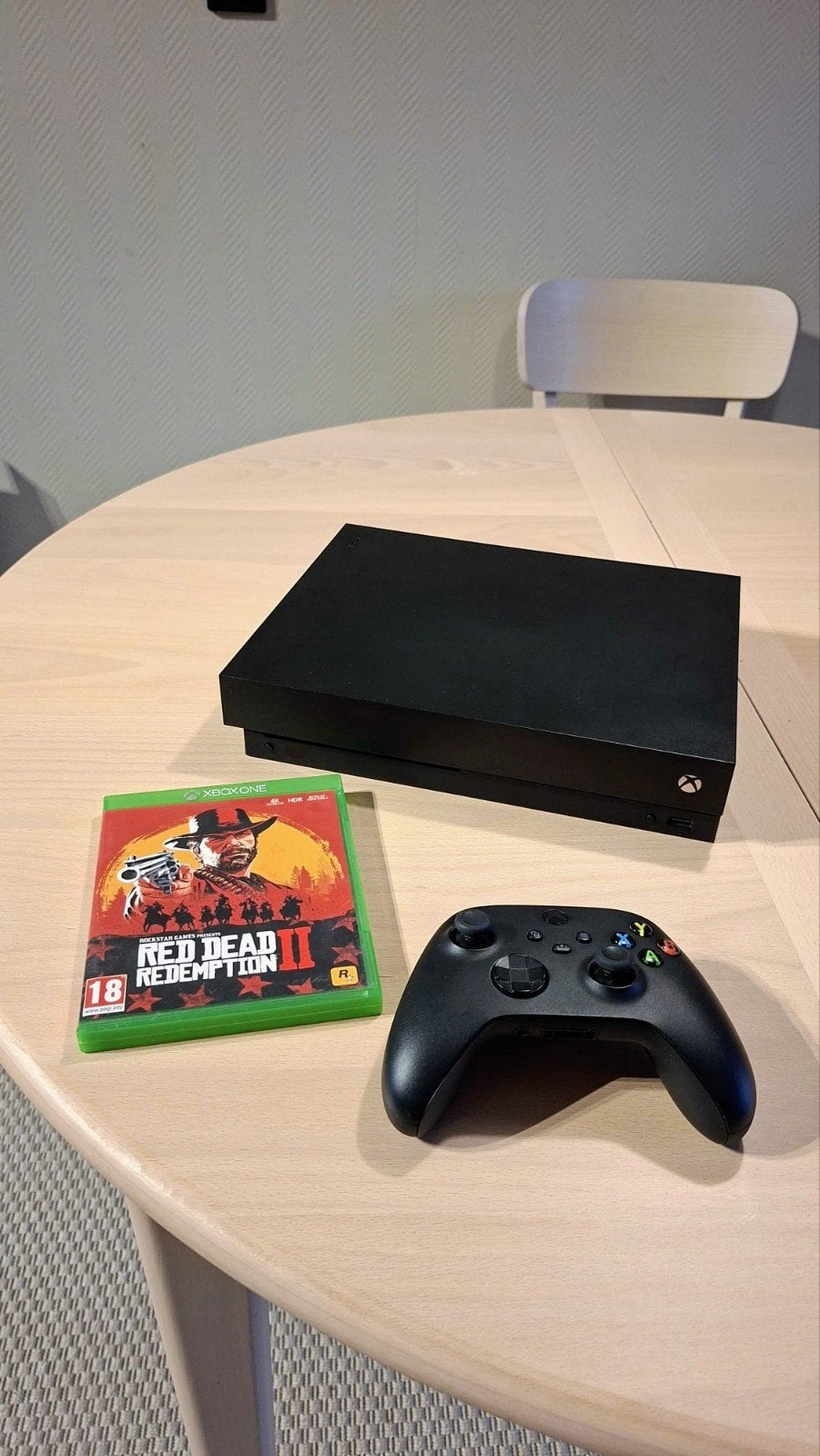 Xbox One X 1TB met Red Dead Redemption 2 en controller, Spelcomputers en Games, Avontuur en Actie, Online, Gebruikt, Vanaf 18 jaar