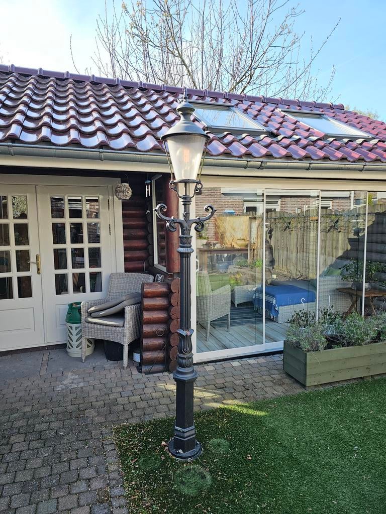 Gietijzeren lantaarnpaal, Tuin en Terras, Gebruikt, Staande lamp, Ophalen of Verzenden, Netvoeding