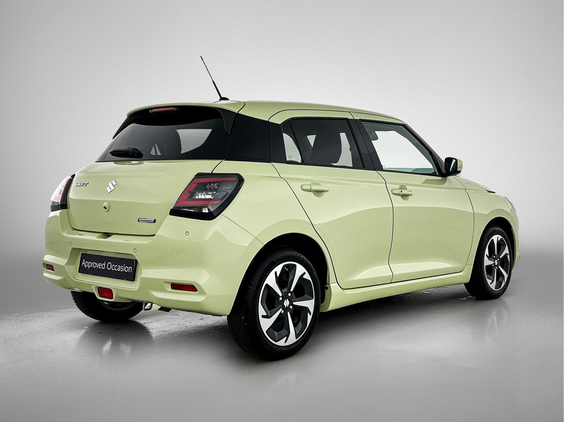 Suzuki Swift 1.2 Style Smart Hybrid | BTW Voertuig | Dodehoe, Voorwielaandrijving, Stof, Gebruikt, 400 kg