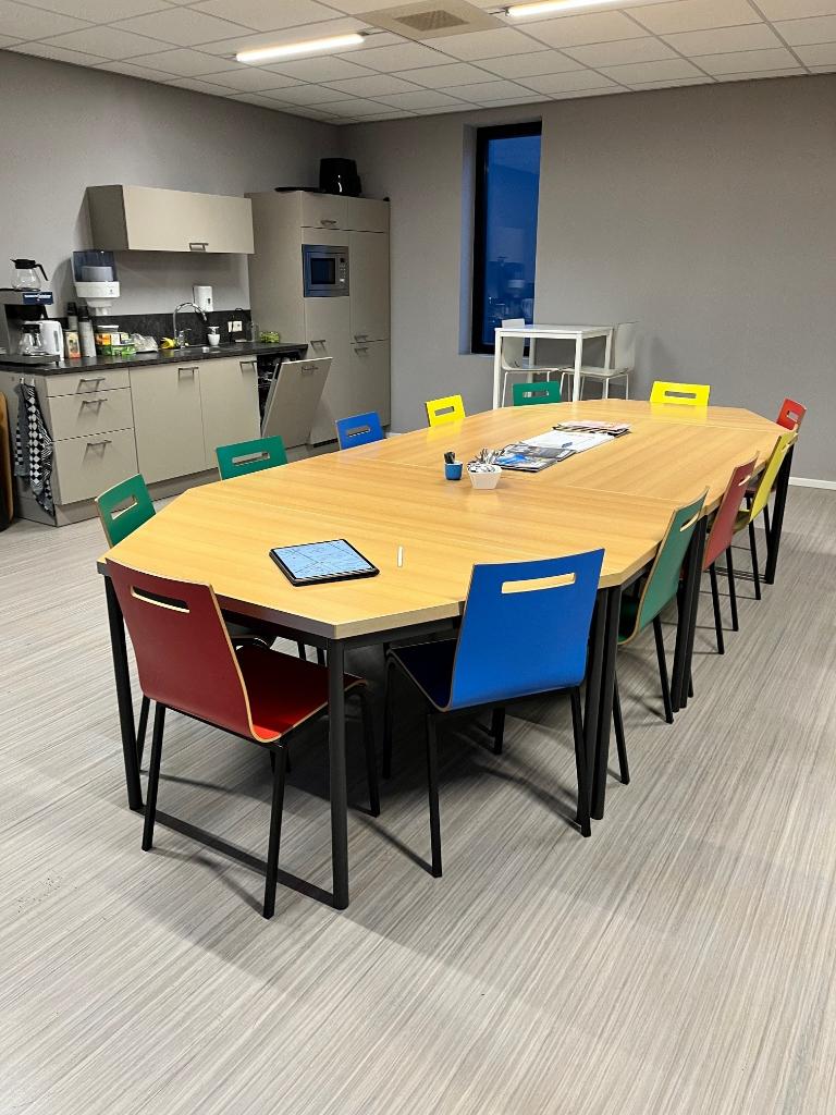 Diverse kantoorartikelen aangeboden, Receptie of Entree, Ophalen, Gebruikt, Complete inventaris