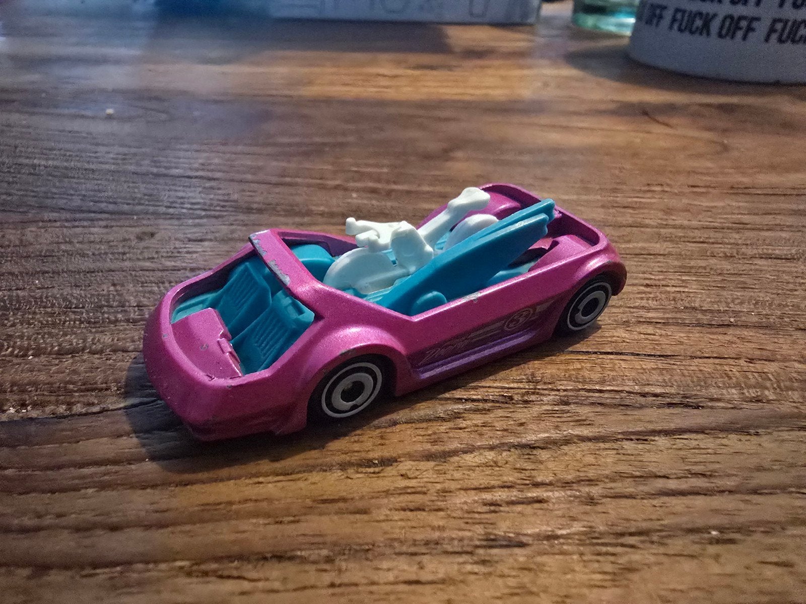 Hot Wheels Deora II 2018 Roze met Surfplank en Scooter, Ophalen of Verzenden, Gebruikt