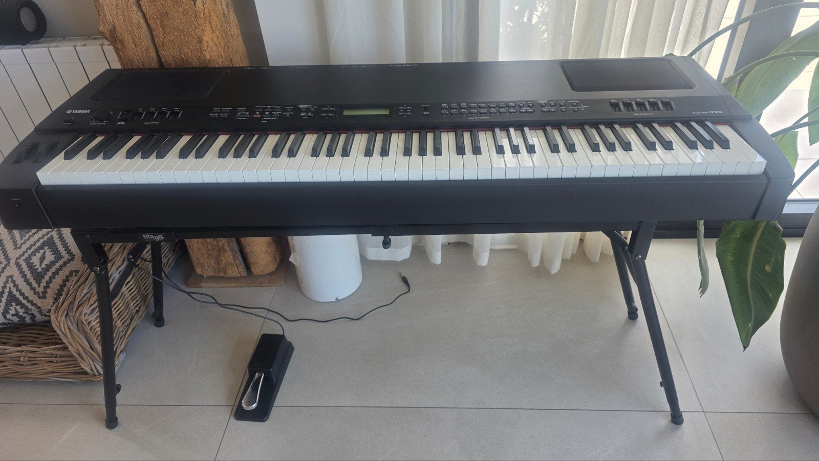 Yamaha Stage Piano CP300 - 88 toetsen, inclusief standaard, Muziek en Instrumenten, Keyboards, Ophalen, Gebruikt, 88 toetsen, Yamaha