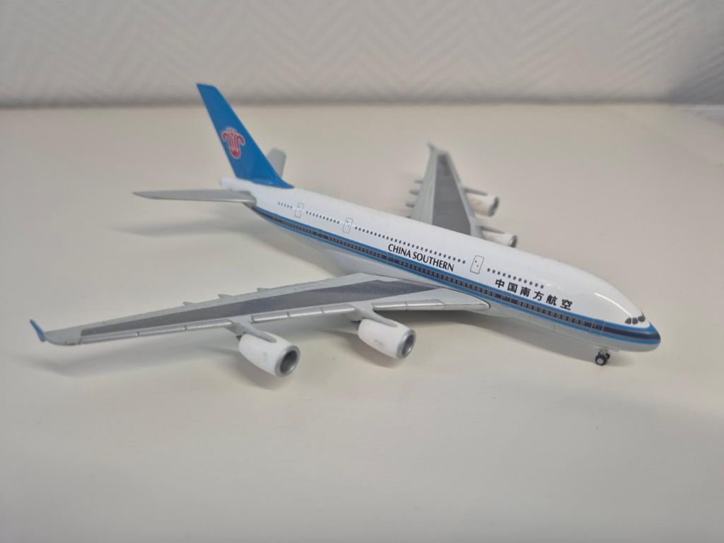 China southern a380 1:500, Ophalen of Verzenden, Zo goed als nieuw, Schaalmodel