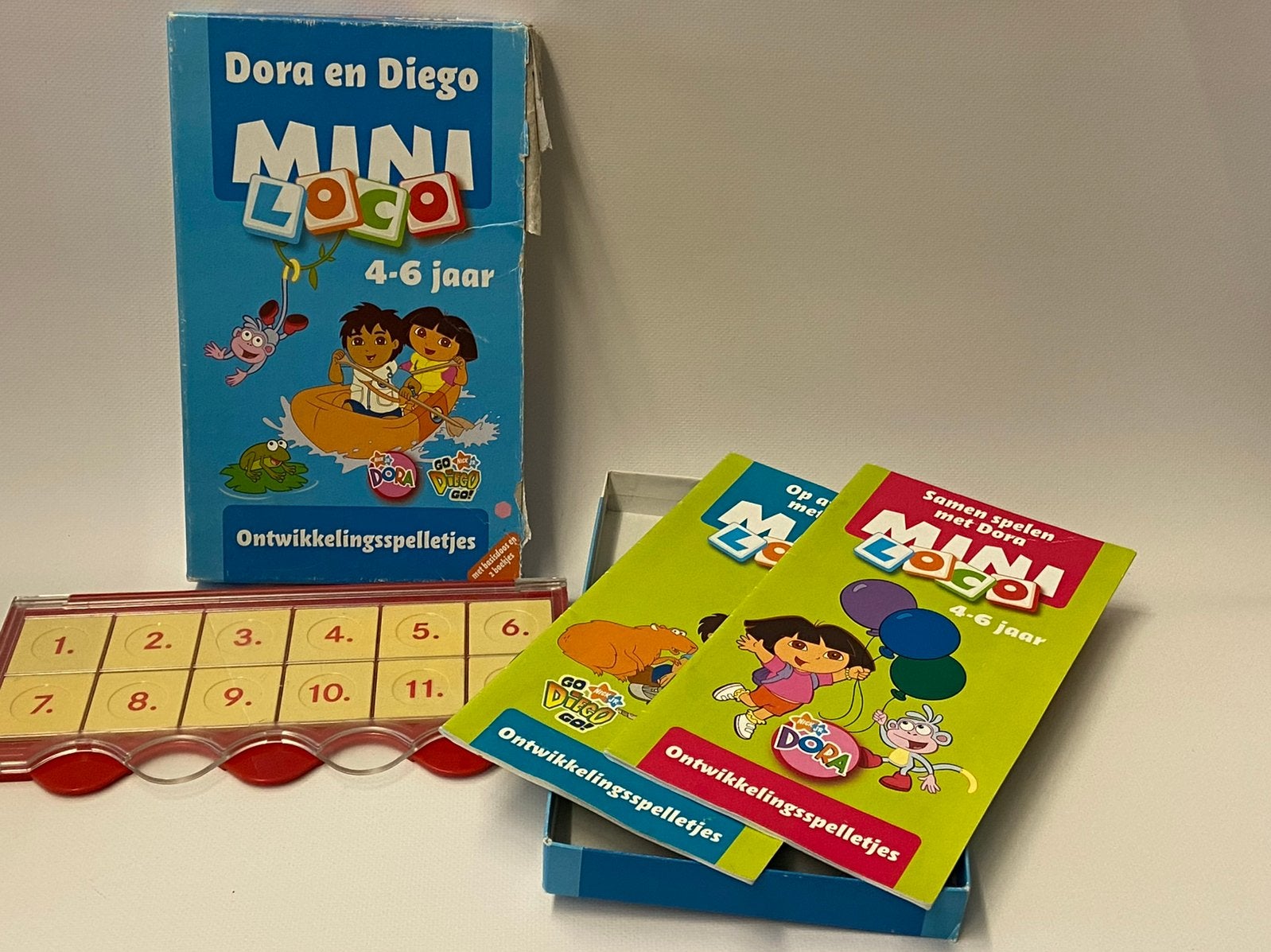 Mini loco Dora en Diego, basisdoos en twee boekjes, Ophalen of Verzenden, Taal en Lezen