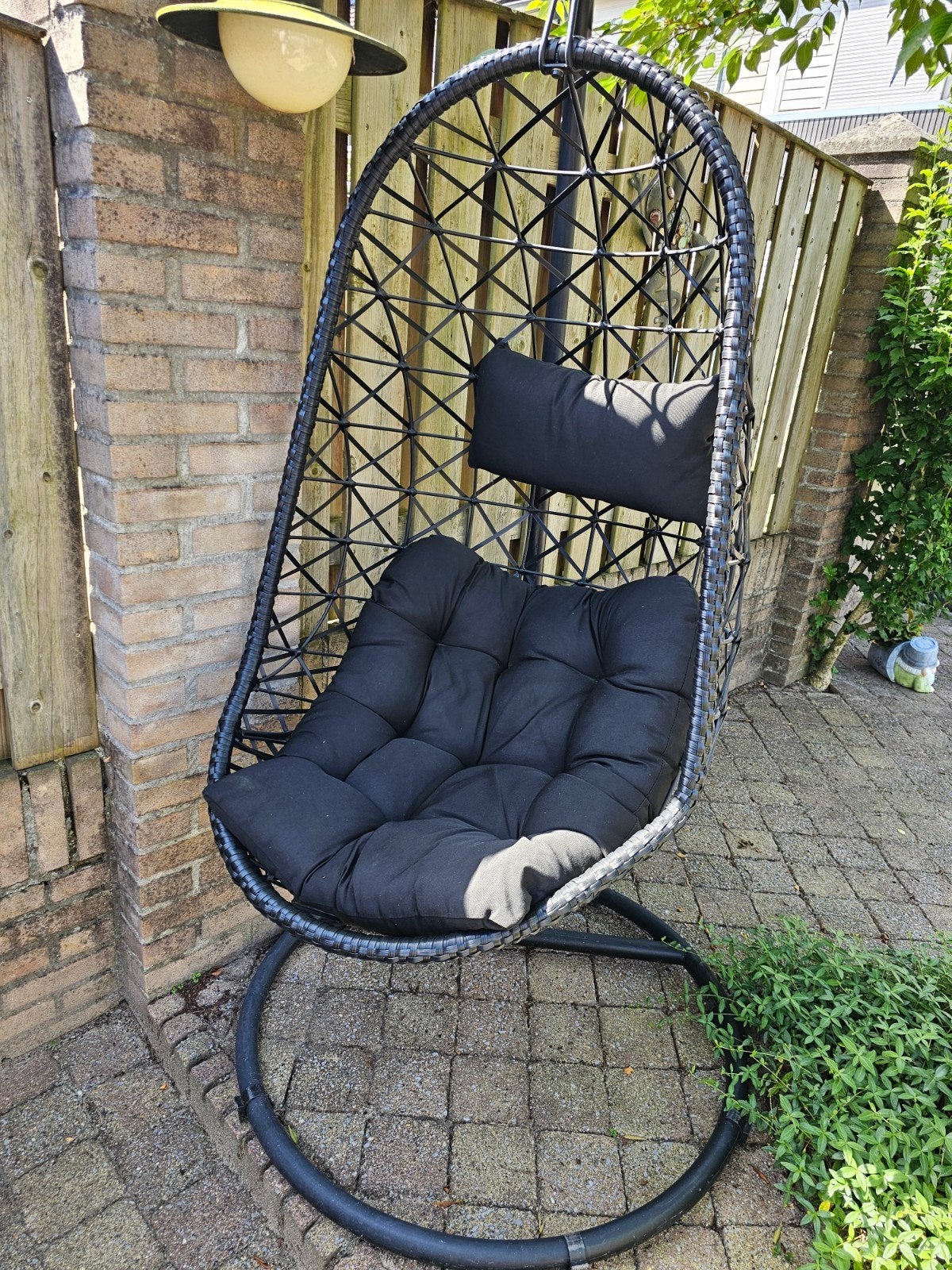 Comfortabele Zwarte Hangstoel met Kussens, Modern, Comfortabel, Zwart, Ophalen of Verzenden, Zo goed als nieuw