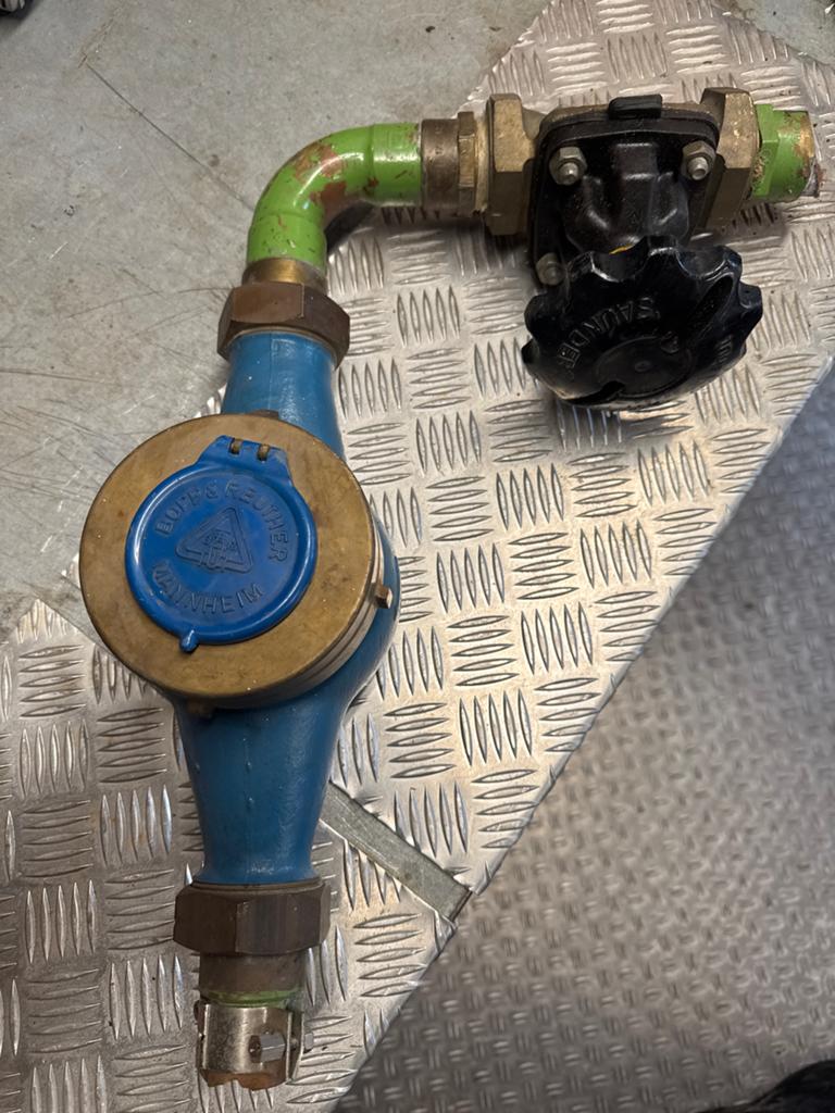 Grote watermeter met afsluiter - B&R 07653 10m³, Ophalen, Overige materialen, Gebruikt, Overige typen
