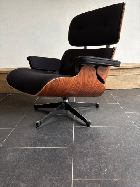 Vitra Eames Lounge Chair 60th Anniversary Limited Edition, Huis en Inrichting, Fauteuils, Vitra, Design, 75 tot 100 cm, Ophalen of Verzenden