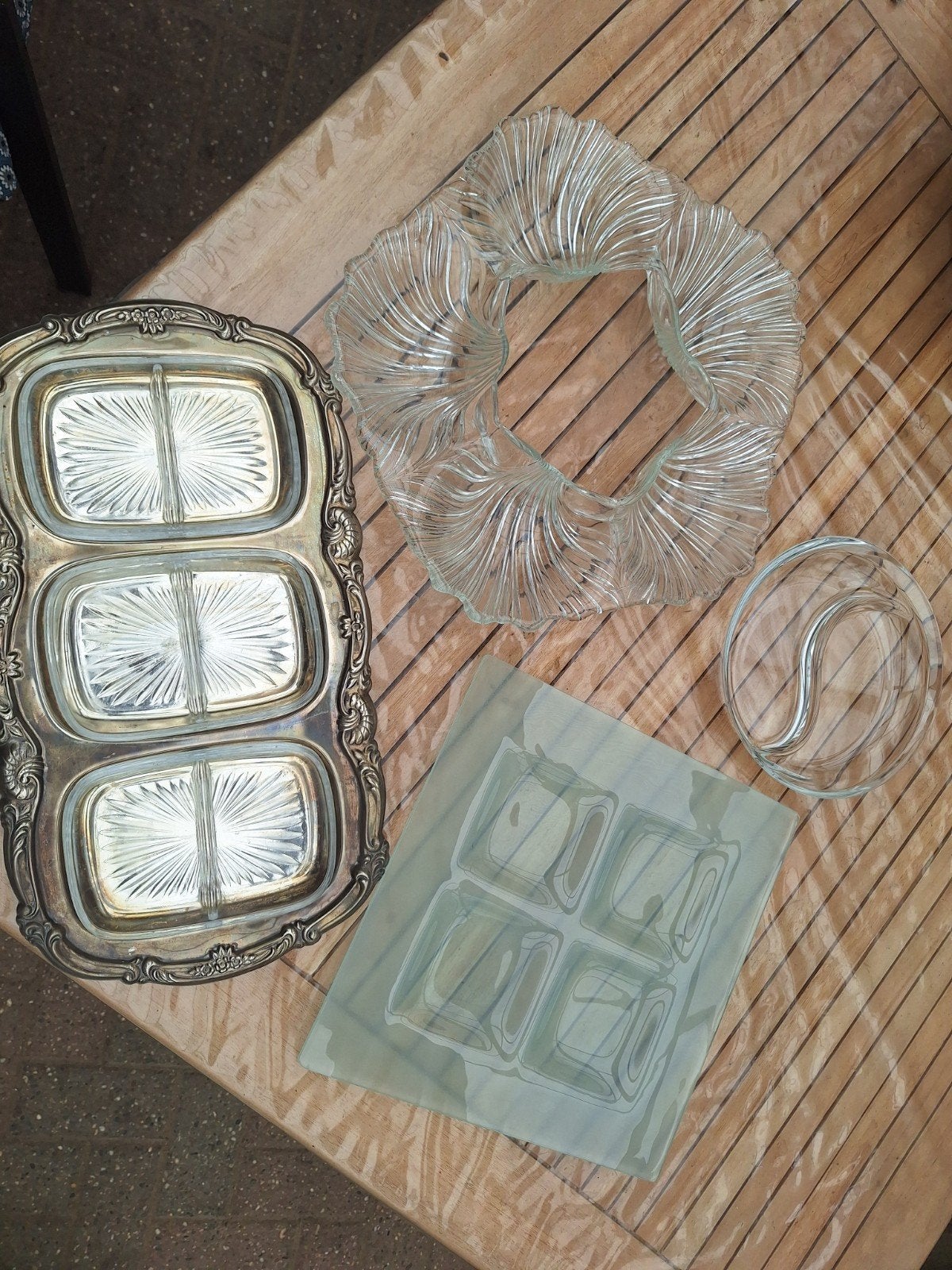 Diverse glazen serveerschalen, Ophalen