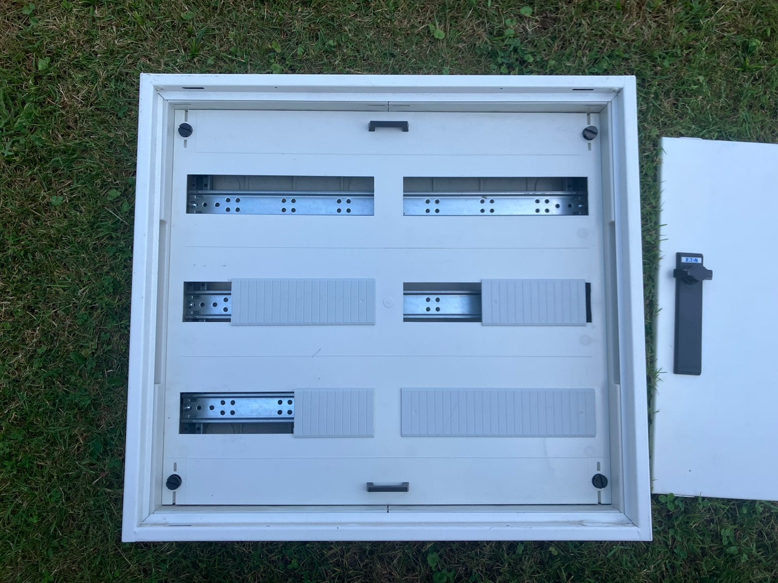 2 x EATON EWK 05051 elektrakast 500x550x160mm, Doe-het-zelf en Verbouw, Elektra en Kabels, Ophalen, Gebruikt, Eaton, Overige typen
