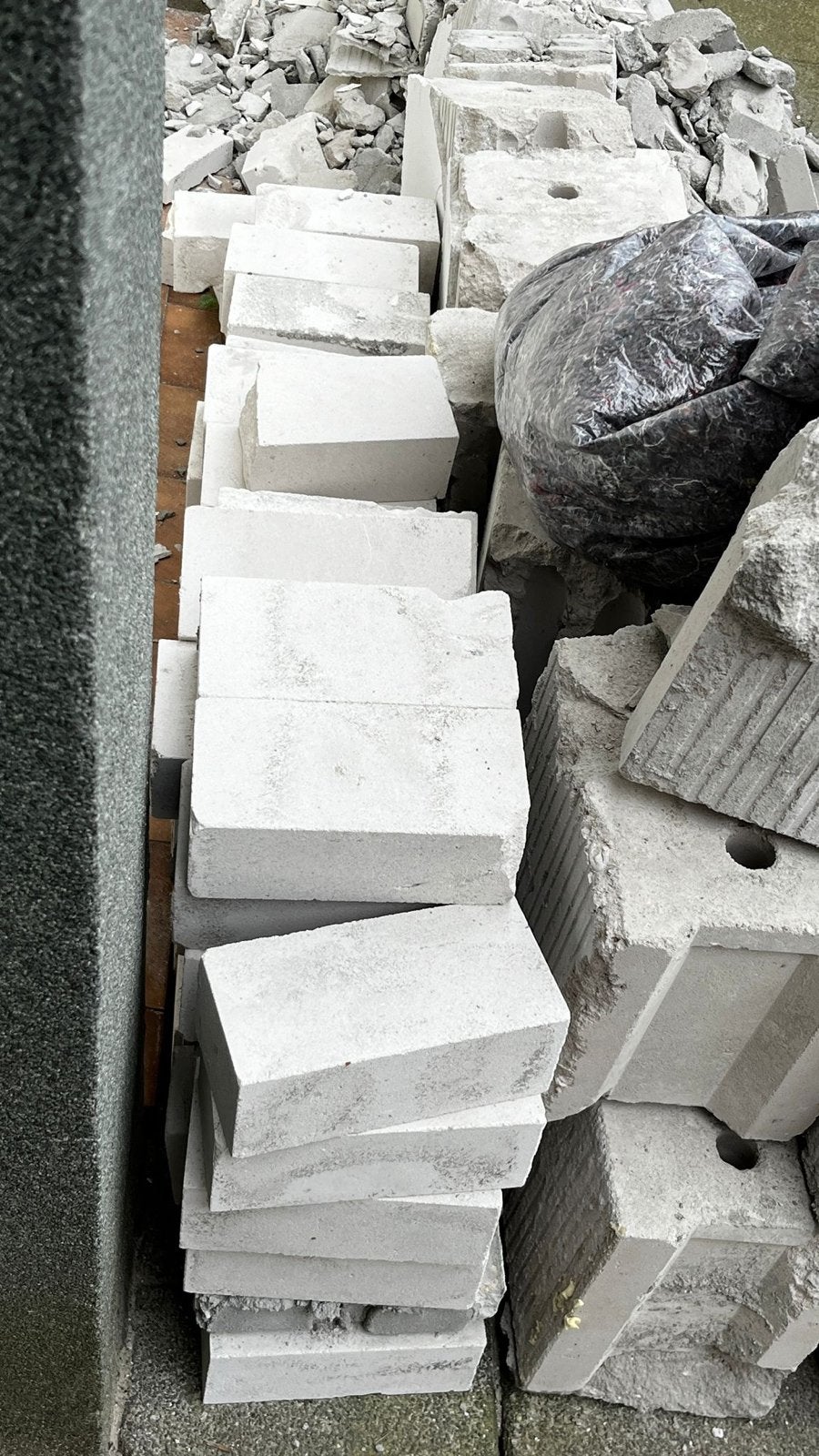 Gratis Kalkzandsteen +/- 50 stuks, Doe-het-zelf en Verbouw, Metselstenen, Ophalen, Gebruikt, Kalkzandstenen