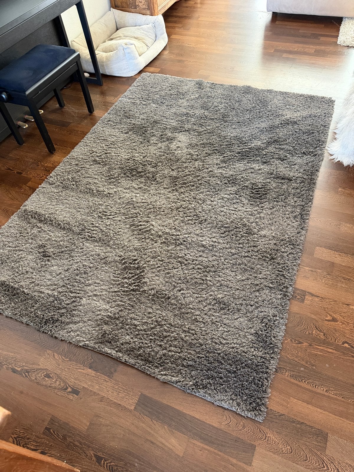 Grijs hoogpolig vloerkleed, zacht en comfortabel, Ophalen, 150 tot 200 cm, 200 cm of meer, Zo goed als nieuw