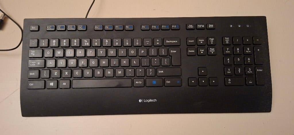 Toetsenbord | Logitech, Ophalen of Verzenden, Zo goed als nieuw, Polssteun, Qwerty
