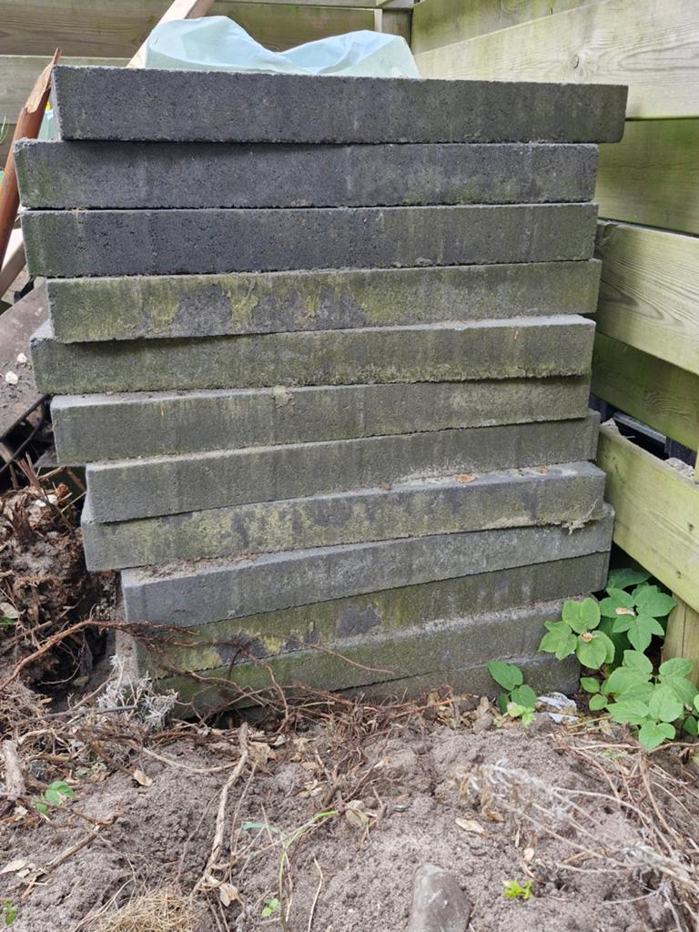 Gratis tegels, Tuin en Terras, Bielzen en Borders, Gebruikt, 25 tot 50 cm, Biels, Ophalen of Verzenden