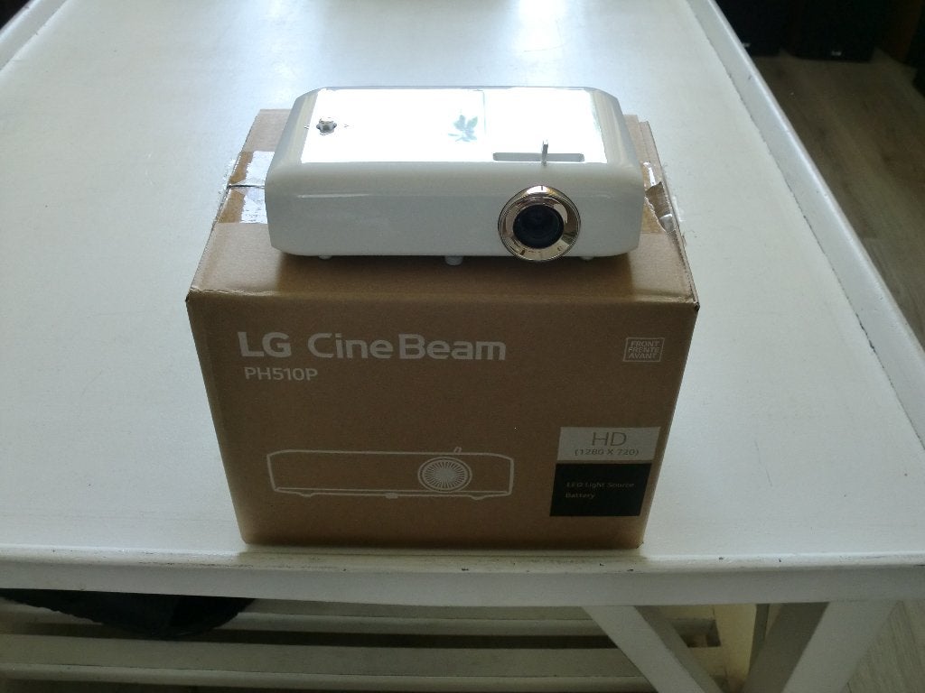 LG CineBeam PH510PG 2 maal gebruikt gewoon nieuw hd., HD (720), LED, Nieuw, Ophalen of Verzenden