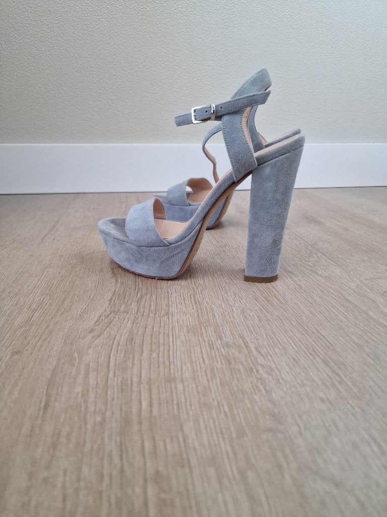Hakken lichtblauw, Kleding | Dames, Blauw, Ophalen of Verzenden, Schoenen met hoge hakken, Evita
