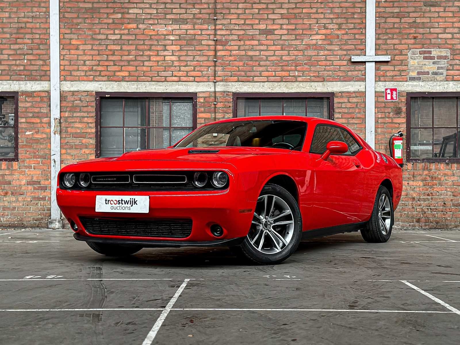 Dodge Challenger SXT 3.6 V6 305pk 2018, Auto's, Automaat, Gebruikt, Cabriolet, Bedrijf